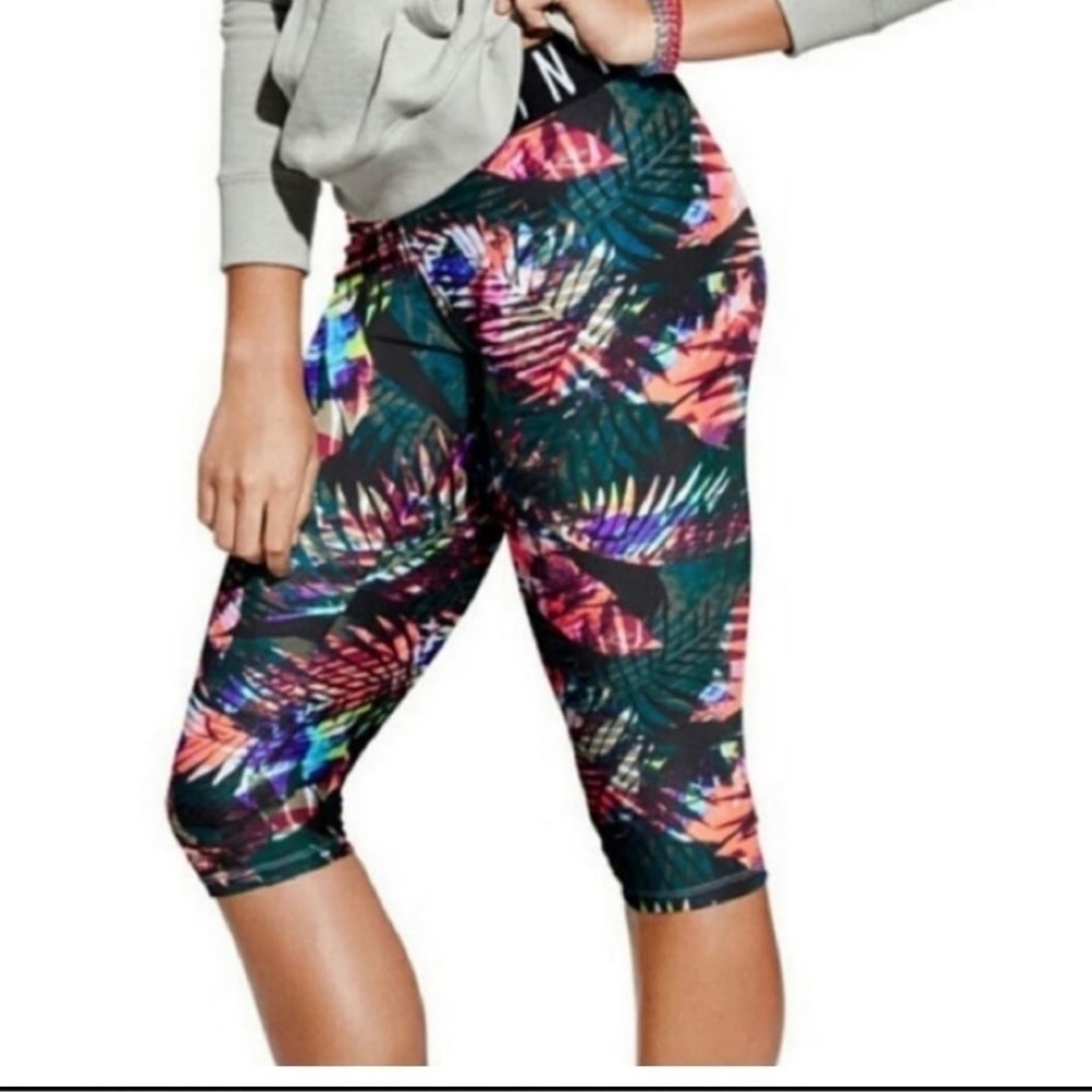 Pink Victoria's Secret  Ultimate Extreme Tropical Crop Yoga Pants Size‎ Small